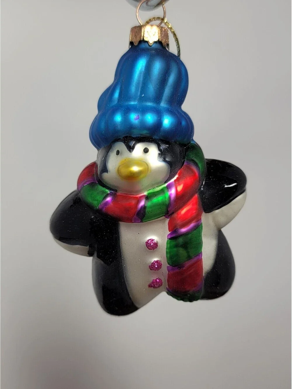 Thomas Pacconi  Blown Glass PENGUIN Christmas Tree Ornament Blue Hat Scarf Star